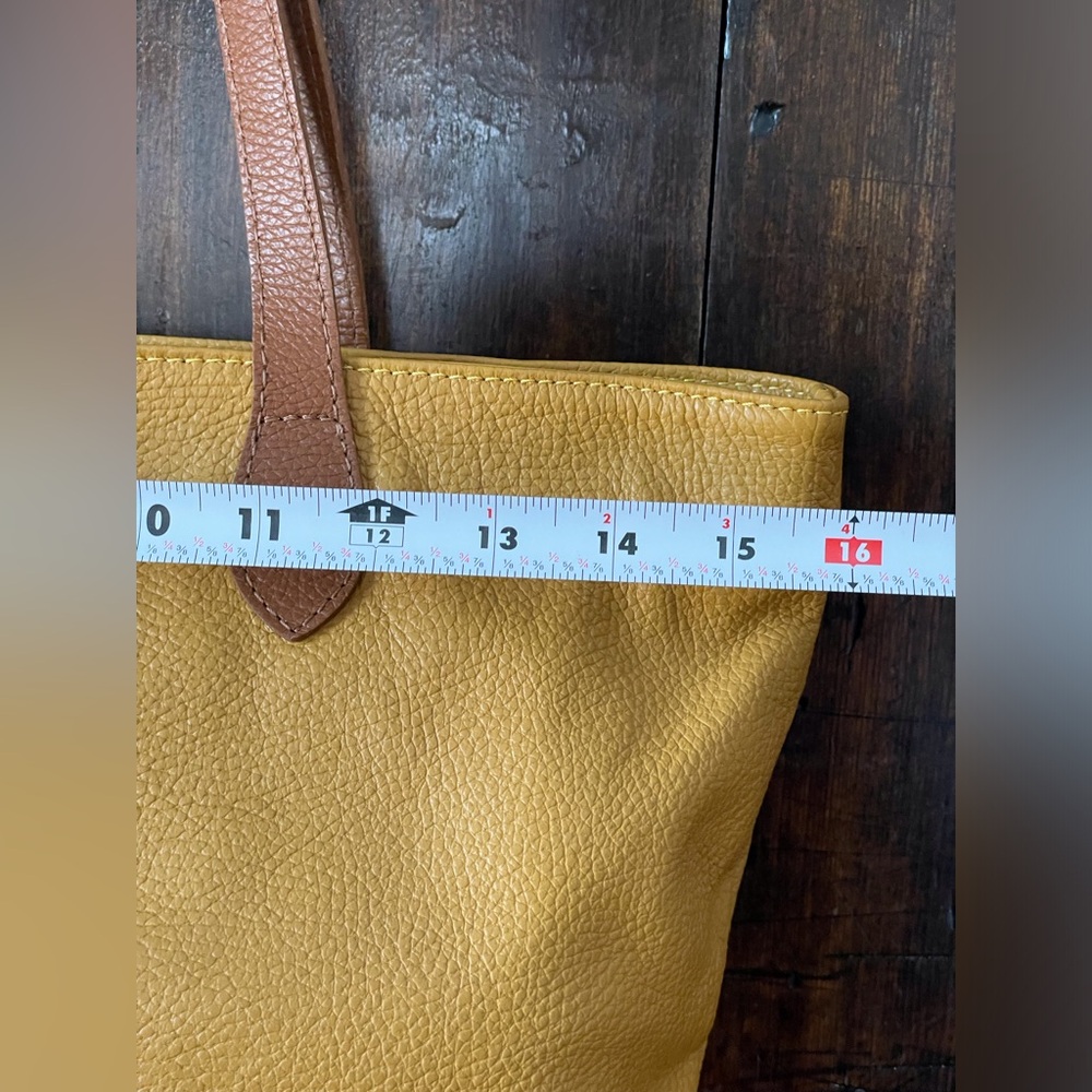 Italian Leather Shoulder Bag: Handmade Elegant Shopper Tote by LussoinPelle - Picture 4 of 11